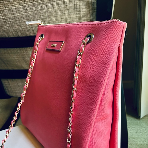 Two-way pink leather shoulder bag by DKNY - Picture 6 of 6